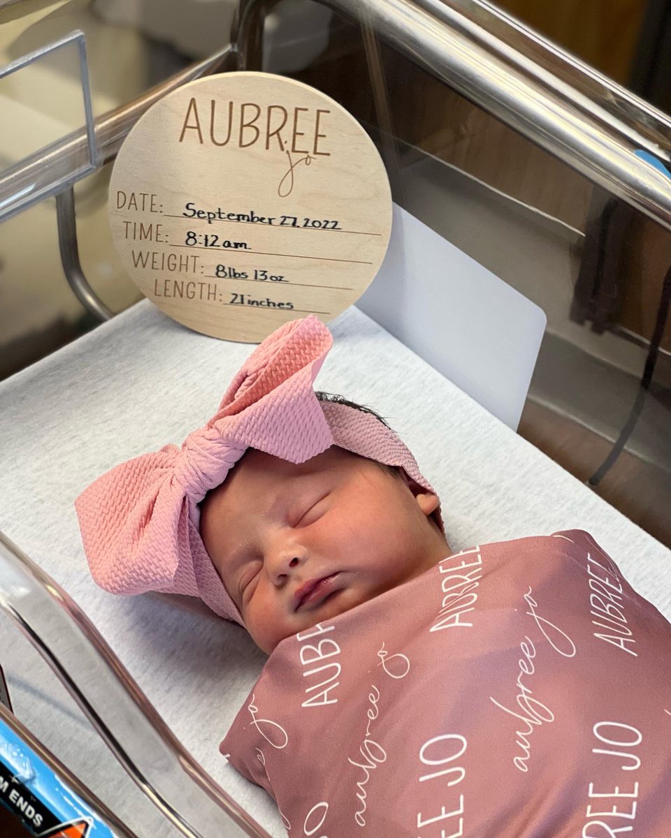 erin_bellinger's tweet photo. Welcome to the world, Aubree Jo Bellinger 💕
9.27.2022
8:12am
8 pounds 13 ounces 
21 inches https://t.co/bvkV1muQxv