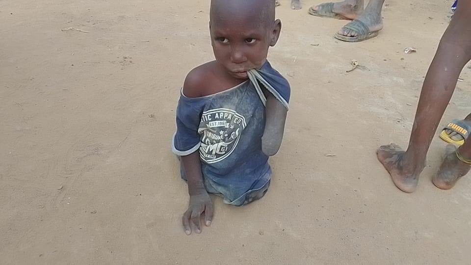 AzizMaigaNMP's tweet photo. Mali 🇲🇱 #GAO #humanitaire j’ai été contacté par les parents de cet enfant(Abdoul Malick Cissé)né en 2017, se prépare pour la rentrée scolaire cette année. Ses besoins ( préparatifs ) sont : Fauteuil roulant, frais de scolarité et les effets scolaires. +223 75404574 @AzizMaigaNMP https://t.co/gzPD6rGEZN