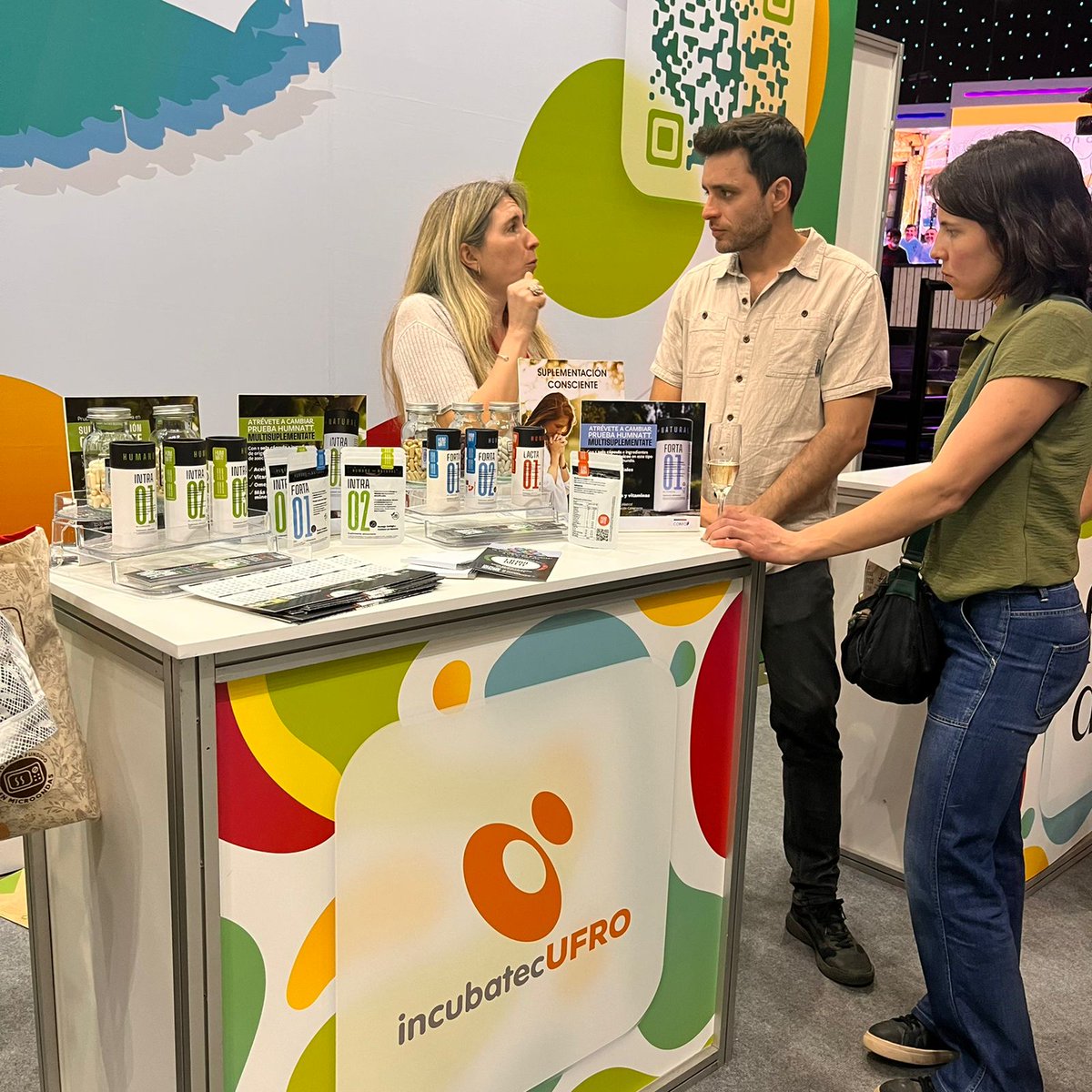 IncubatecUFRO's tweet photo. [FOTOGRAFÍAS]

Les dejamos una selección de fotografías 📸de lo que fue la segunda jornada de #FoodandService @Transforma_Alim de @Corfo; esta vez con los emprendimientos #BhalfernGingerBeer y @humnatt. 💪

Agradecemos a nuestros emprendimientos y, por cierto, a @Corfo. https://t.co/fnHFcVciz9