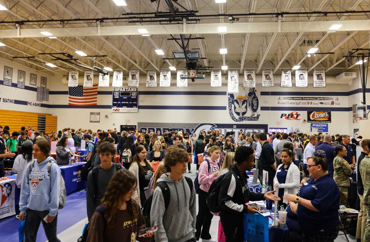 Today, FHSD held a districtwide College Fair. Juniors from every high school were transported to FHC and given the opportunity to speak with representatives from dozens of universities, community colleges, trade schools, and military recruiters #FHSDlearns