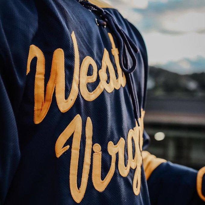 BR_OpenIce's tweet image. West Virginia brought the heat with these jerseys 🔥

(📸 @WVUD1Hockey)