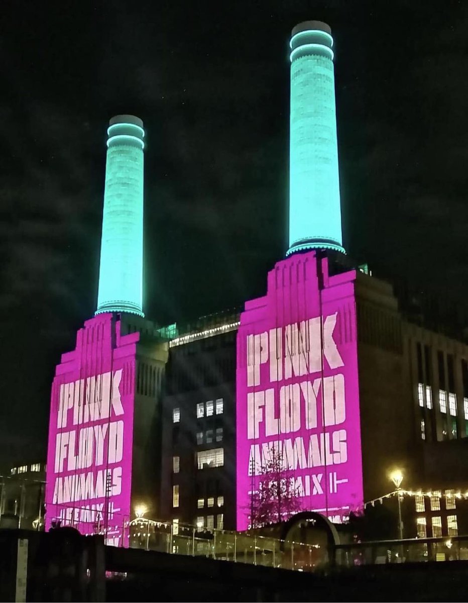 MFRemillard's tweet photo. #PinkFloyd's "Animals" (2018-Remix) rehearsal at #Battersea for tomorrow night event.
The pig might be flying over #London tomorrow after a six year absence..
#Animals #PigsOnTheWing #Dogs #Sheep https://t.co/TDFD0xEHRI