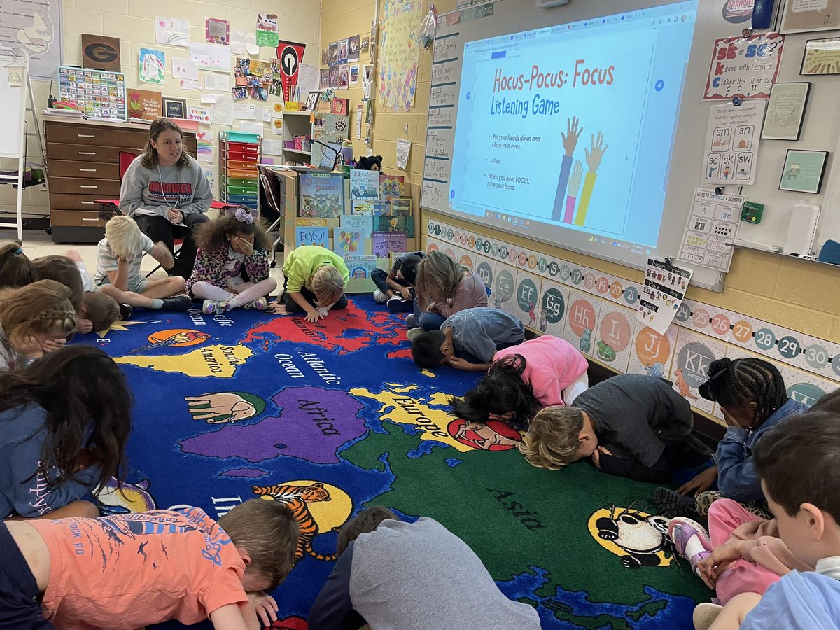 SCO_SWilkerson's tweet photo. 1st grade 🧸s are learning how to practice skills in directing their attention by playing a fun hocus-pocus-FOCUS game! 🎃 Also, it doesn’t hurt that they are paying special attention to beginning letter sounds! #studentsuccessskills @Ms_Silverboard @TheBarnwellBeat https://t.co/CexxM4n70y