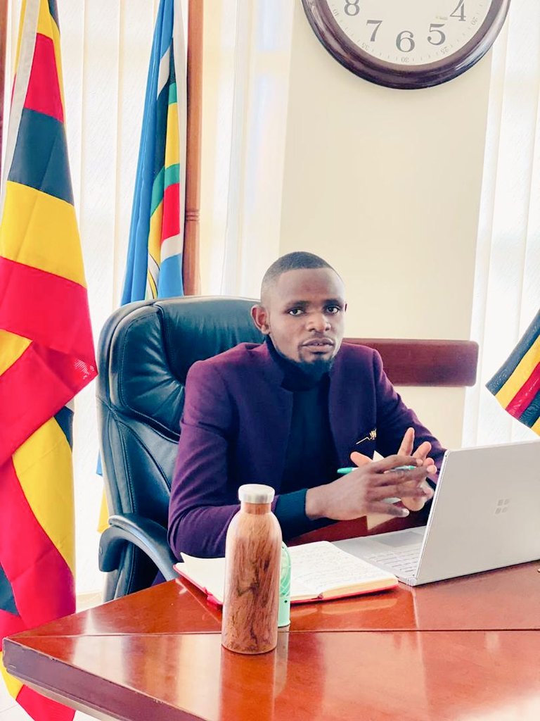 kabuzi_asuman's tweet photo. Young people are like a blank cheque in which mentors can write anything they want. We're so ambitious, eager to learn &amp; ready to hit the ground always.

We have so many untested assumptions about life and we are not afraid to try new things @Celestine139 @jwbalunywa @DRMatcero https://t.co/XVh7qz5bCe