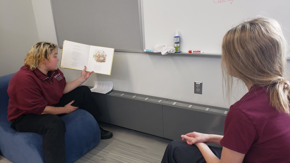 EHOVEefc's tweet photo. EFC2 practicing reading books to each other so we are ready to read for the preschoolers! #EHOVEvips #EHOVEworks #EFC2 https://t.co/fZ5u8q1FaA