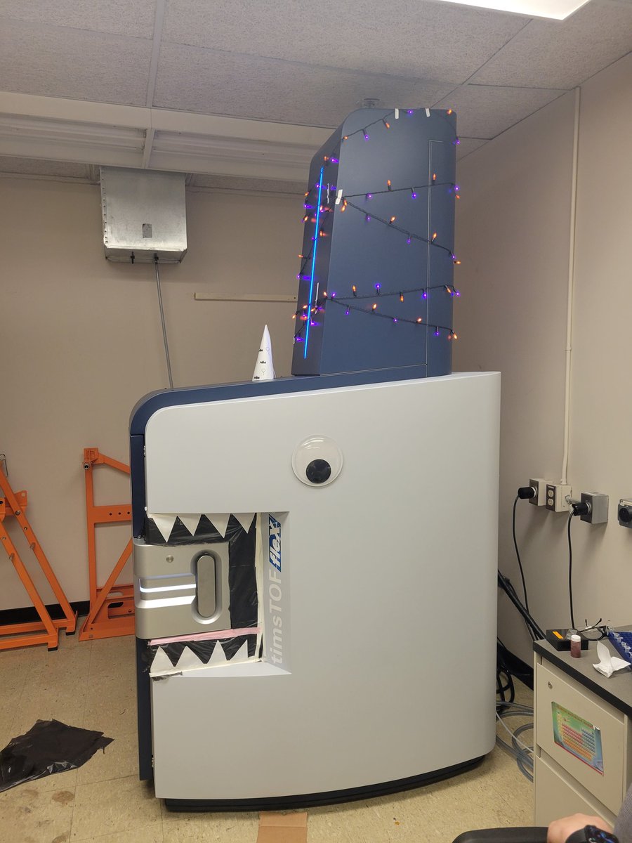 Welcome the newest Neumann lab member, Bruce!