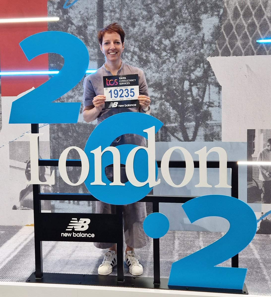 RebeccaHarries's tweet photo. Countdown is on. 4 days to go before the 1,000+ miles covered in training is put to the test with a 26.2 mile run around London. Looking forward to being a 'Ronner' and raising money to support the next generation of athletes.
https://t.co/ttZT4qelKQ
#runforron
#londonmarathon https://t.co/n0iNSmVUAh