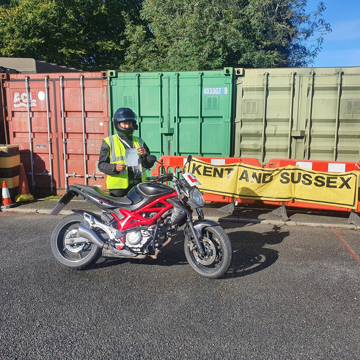 instructor_stew's tweet photo. Good day for tests. This guy passed his mod 2 and 1 happy lady passed her mod 1, fingers crossed for her mod 2 next week. #motorcycletest #mod1 #mod2 #motorbiketest #motorcycle #TunbridgeWells #burgesshill #kentandsussexridertraining #ksrt https://t.co/jRauNCCdTE