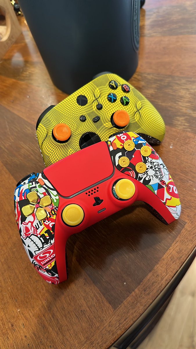 ChloeGMoretz's tweet image. Alright I ordered these custom controllers a week or so ago .. what r the the thoughts