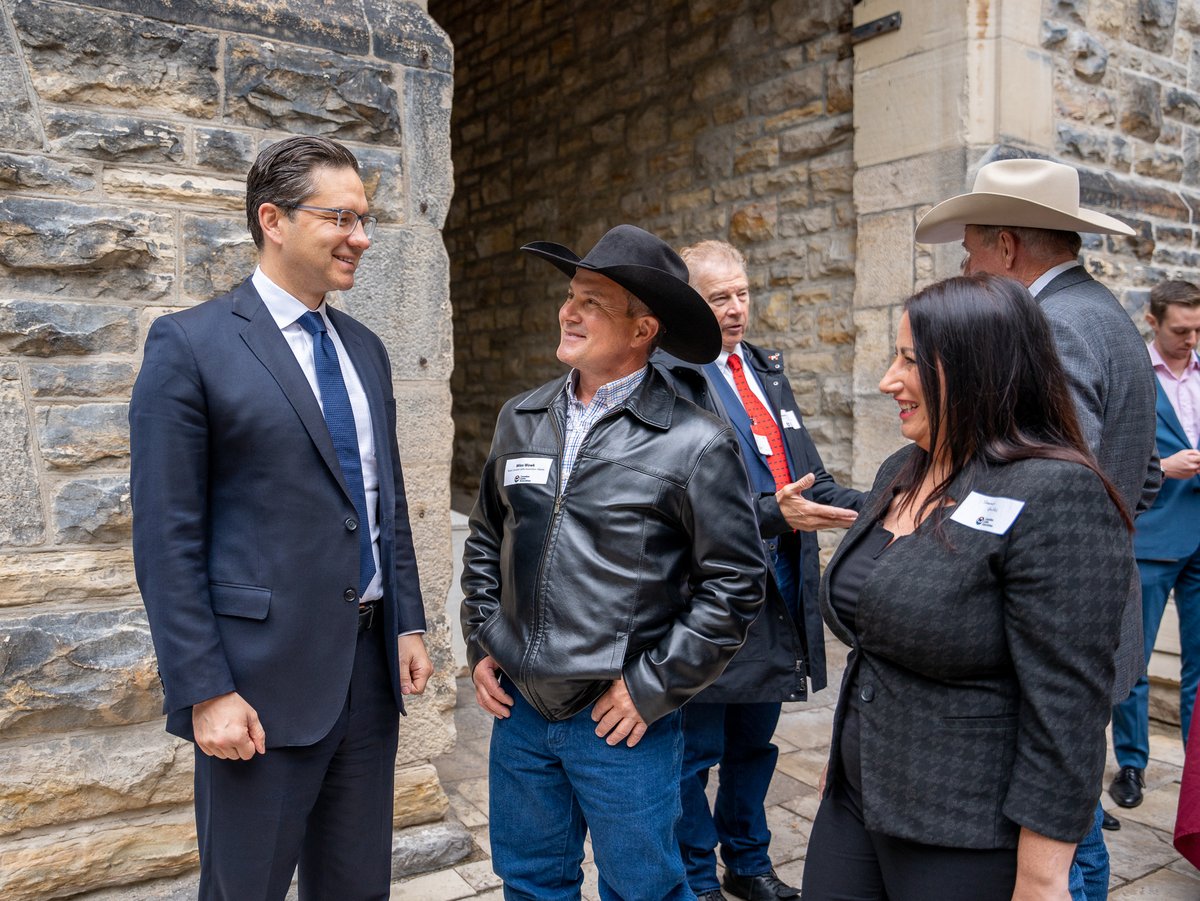 Canadian ranchers raise the best beef in the world, which I had the pleasure of serving up with the <a href="/CanCattle/">Canadian Cattle Association</a> in Ottawa today for a delicious lunch.

Canadian beef is healthy, nutritious, and feeds both Canada and the world. Let's make more of it right here at home.