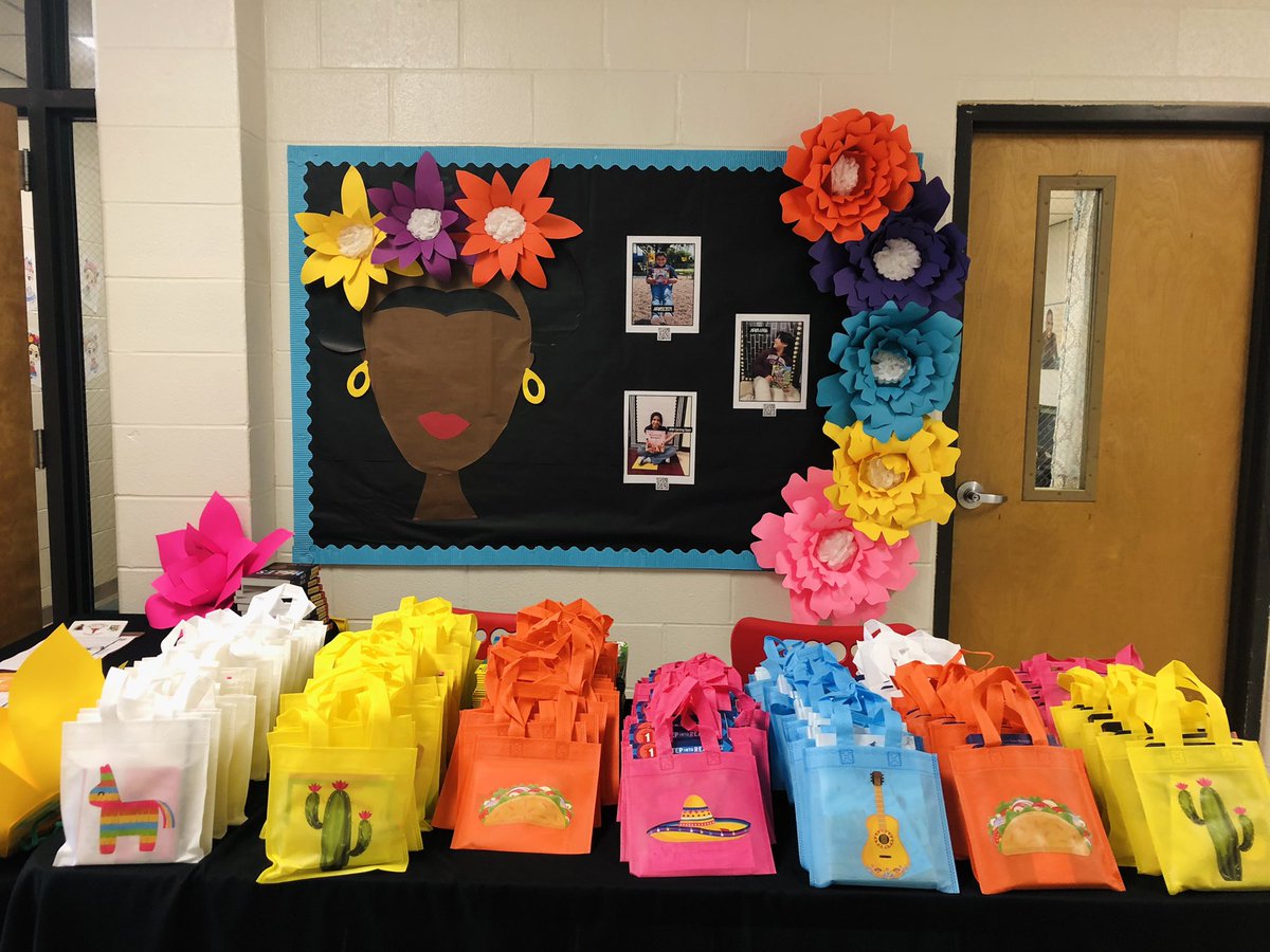 CIS_Ms_Robles's tweet photo. Ready for our 2nd Annual Family Biliteracy Night! 🫶🏼 https://t.co/EZ5hvGsiHk