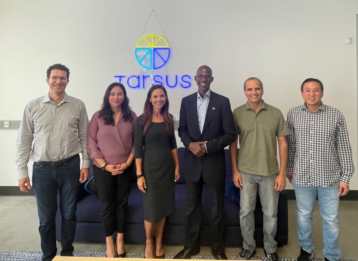 UCIrvine_MBA's tweet image. Dean @IanOWilliamson recently spoke for @TarsusRx&apos;s Boundless Inspiration Speaker Series about the evolving role of leaders in today&apos;s #DigitallyDriven world! 💻

We hope Tarsus continues to make a positive impact on our community and the rest of the world. #UCIMerage #TarsusRx
