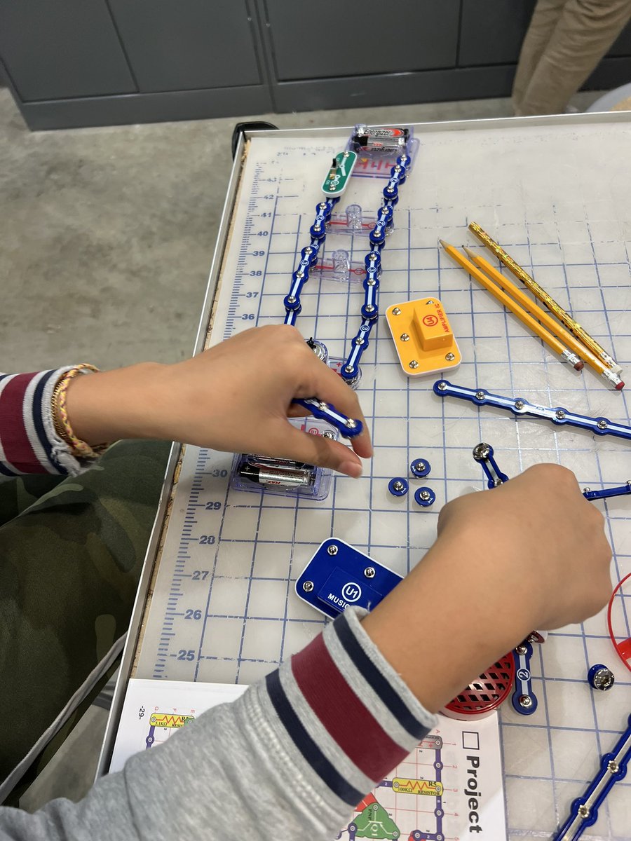 Students <a href="/HBMS_Warriors/">Hodges Bend Middle School</a> in the Verizon Innovation Learning Lab demonstrating their understanding of open/closed, series and parallel circuits with <a href="/SnapCircuits/">Snap Circuits</a> <a href="/FBISDSTEM/">Fort Bend ISD STEM</a> <a href="/dpvils/">Verizon Innovative Learning Schools</a> <a href="/LearningVerizon/">Verizon Innovative Learning</a>