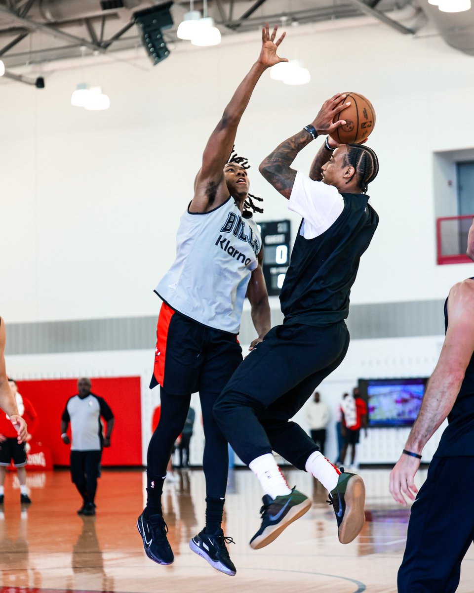 chicagobulls's tweet photo. Dos &amp; Deebo. https://t.co/YZP7dBAsKc