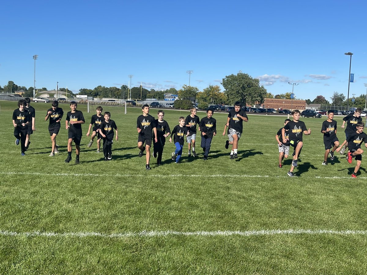 MrRileyReads's tweet photo. @WaukeshaSchools Cross Country City Meet! Better every day - tons of PRs for the @HorningMiddle team. Individual City Champions for both races too! https://t.co/zYd93mfdCJ