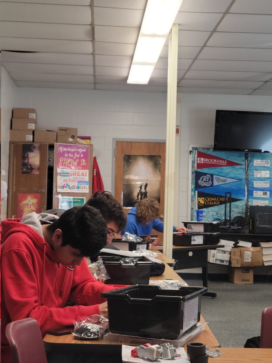 How to get a room full of High School students quiet and engaged?  Give them Legos!  Lego EV3 Mindstorm robots!   KHS Robotics class.