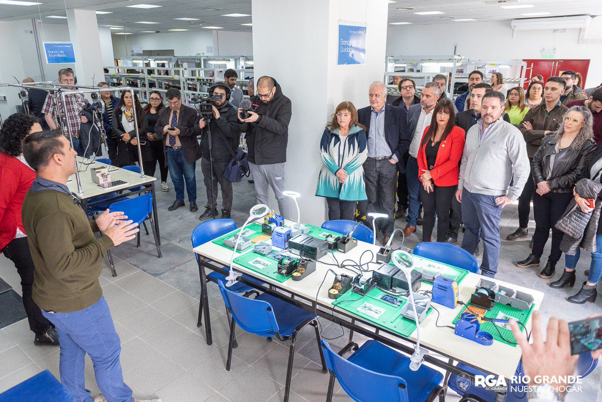 GonzaFerro's tweet photo. Acompañamos la inauguración de la Fundación Mirgor, que tiene como objetivo capacitar en habilidades y prácticas vinculadas a la industria.

Será un aliado estratégico del Municipio para avanzar en la Rio Grande tecnológica y del conocimiento, que genere oportunidades y empleo. https://t.co/hiM1Vuxncj