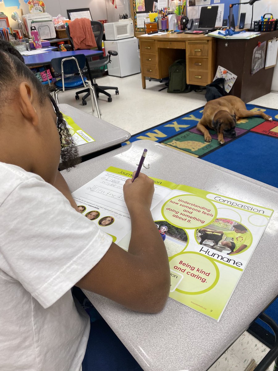 MrsKring's tweet photo. @WaysideWaifs Thank you for loaning us Sampson and Miss HB! π§‘ π We loved the visit! #lufflions #luffpride @ISDSchools https://t.co/5OE9ue8zli