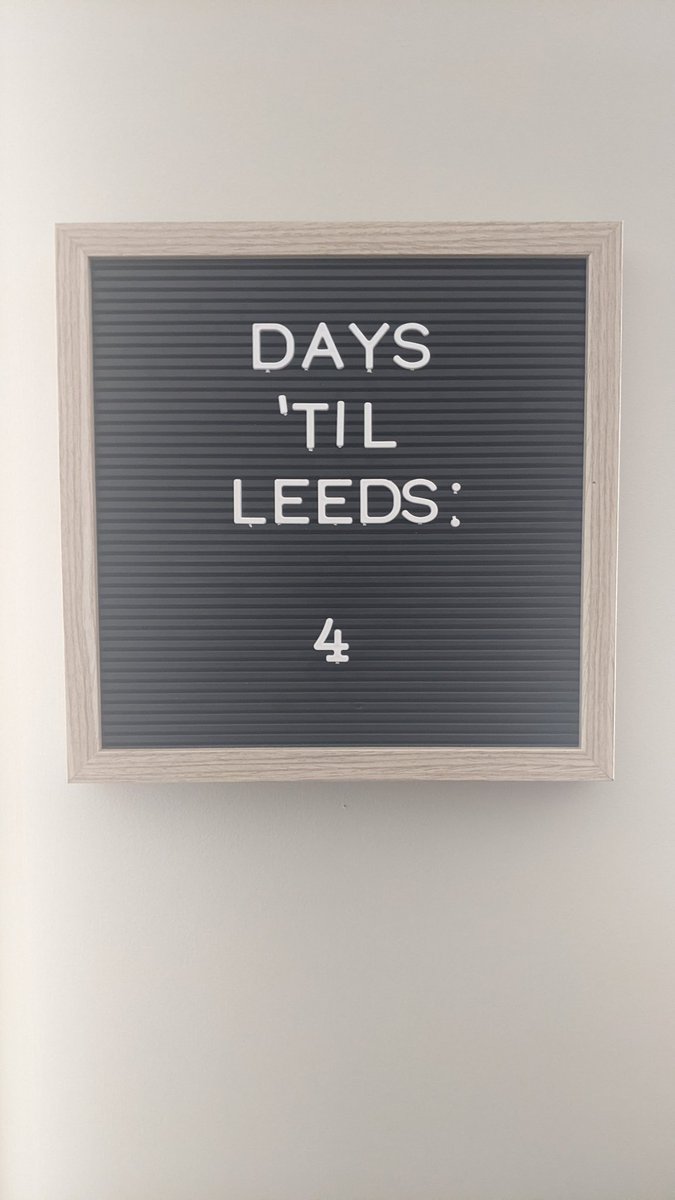 pennslim's tweet photo. #lufc #forshaw https://t.co/YY4lptBGrp