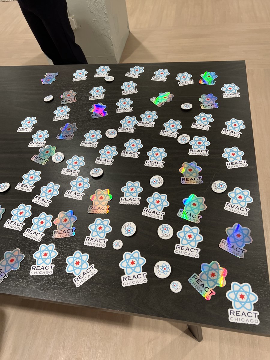 ReactJSChicago's tweet image. Setting up for tonight’s event at @inspire11. A fun night ahead for sure! Hope to see you soon!