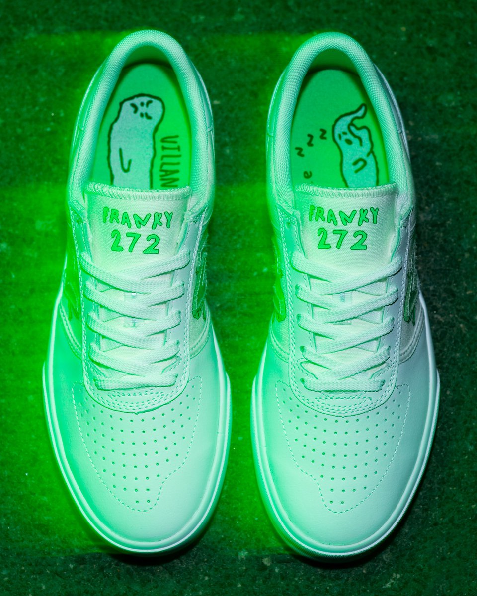 nbnumeric's tweet photo. The @frankyvillani 272 just in time for spooky season. Featuring a translucent glow in the dark ghost on the sidewall, glowing green accents and custom Frankie artwork on the insole
#NBnumeric
#NM272 https://t.co/6J1hb9B3Pv