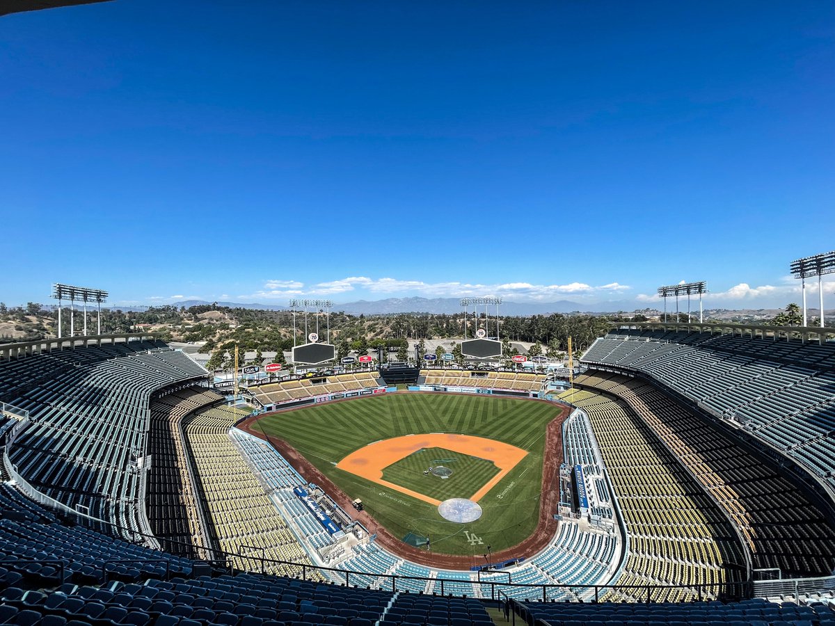 Jasmine_1011's tweet photo. 最高にテンションが上がっています
#LosAngels
#DodgerStudium
#Dodgers https://t.co/U160bRfkdM