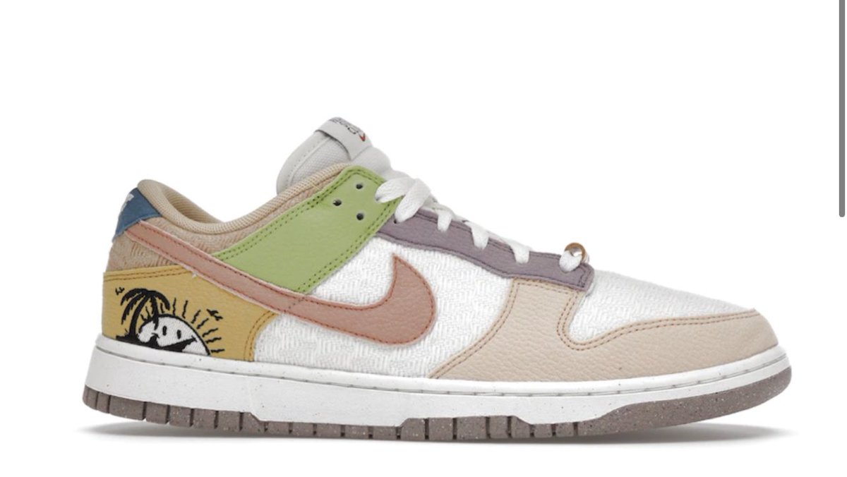 SnkrsStock's tweet photo. Loaded to drop tomorrow 
on the Nike app https://t.co/h2XaUCBBg7