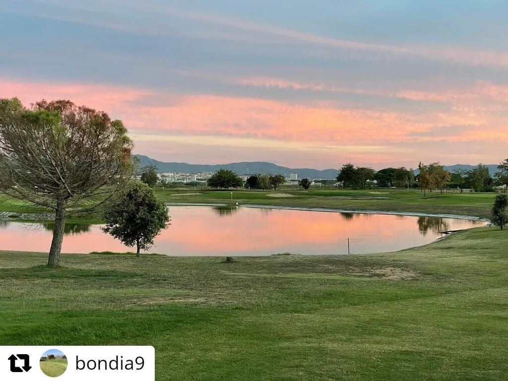 golflagarriga's tweet photo. #Repost bondia9 
• • • • • •
Tarda de joc amb els amics🏌️‍♂️🏌️‍♂️🏌️‍♂️ https://t.co/BJoCGCWduY https://t.co/D08vIgbR6s