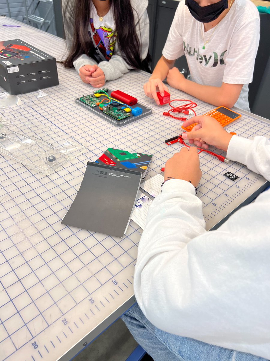 Students <a href="/HBMS_Warriors/">Hodges Bend Middle School</a> in the Verizon Innovative Learning Lab classroom built a <a href="/TeamKano/">KANO</a> computer. After building, they explored block and text based coding with programs such as Make Snake, Make Art, and Make Pong. <a href="/LearningVerizon/">Verizon Innovative Learning</a> <a href="/dpvils/">Verizon Innovative Learning Schools</a> <a href="/FBISDSTEM/">Fort Bend ISD STEM</a>