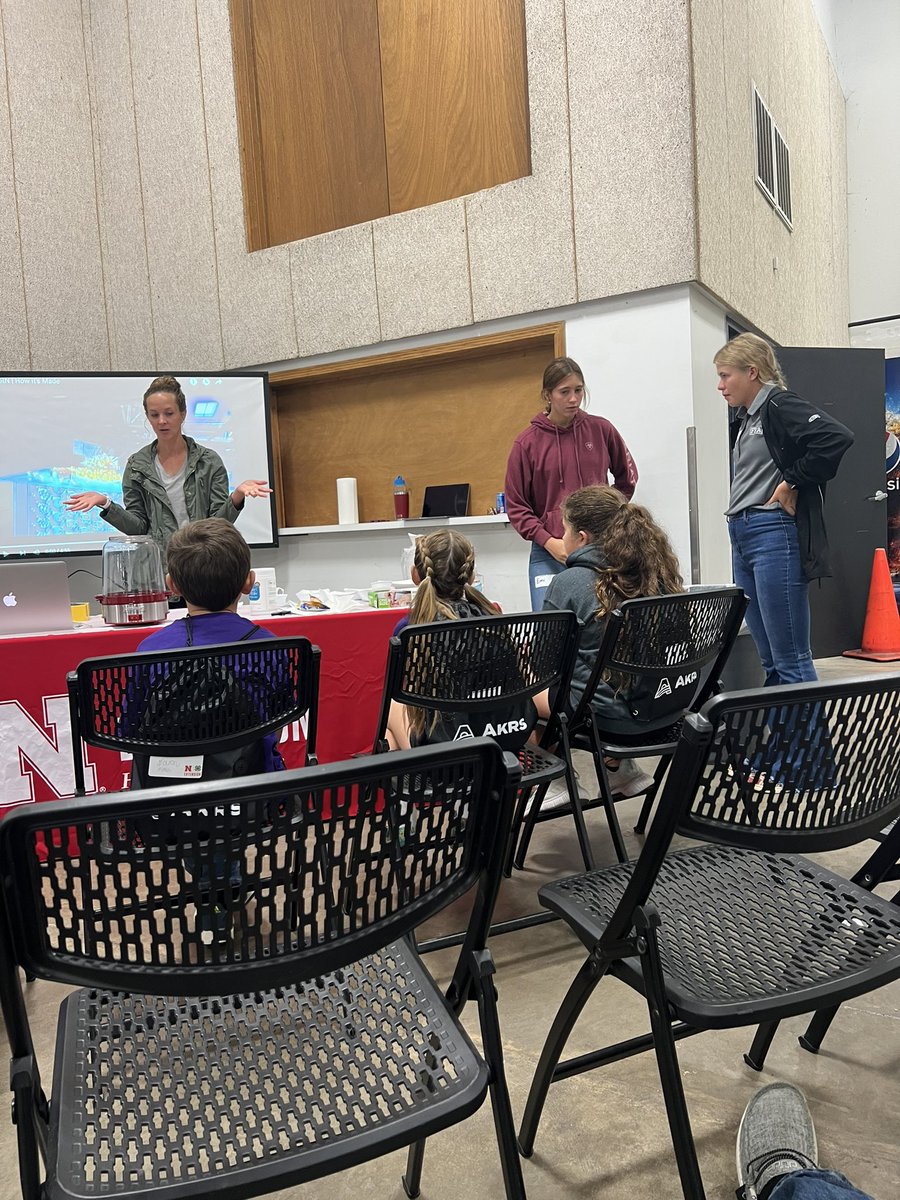 aurora_ffa10's tweet photo. The future of Ag is strong! Thanks to @HamiltonExten4H for letting us help with 4th grade ag day! https://t.co/59Xoo1rlXJ