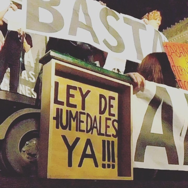 FerSarzynski's tweet photo. No hay producción ni vida posible en un ambiente devastado. Actúen acorde a la emergencia. #LeyDeHumedalesYa #ProyectoConsensuado @Diputados_Todos @DiputadosAR @diputadosucr @prodiputados @CordobaFederal https://t.co/cYiwIUpLAi