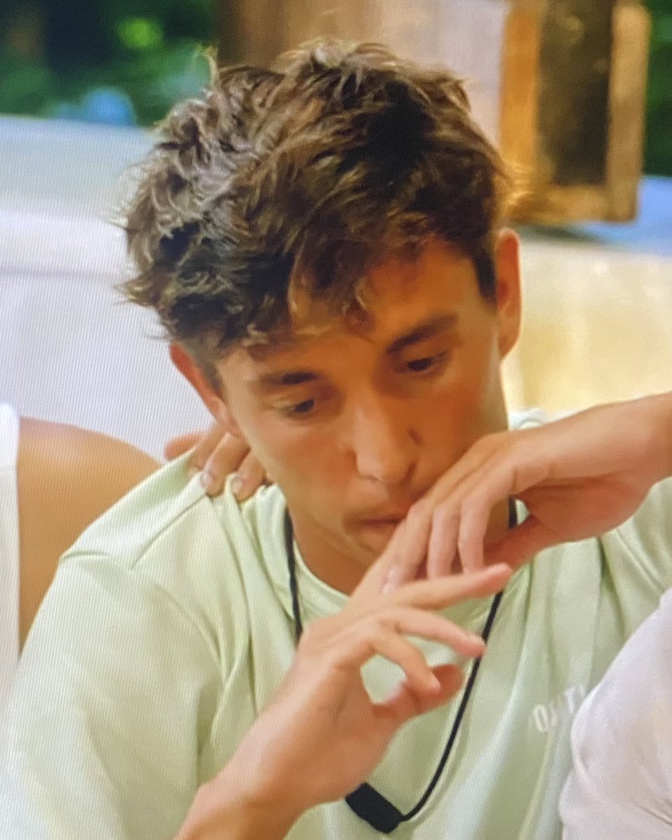 memes_isla's tweet photo. Javi cuando se dé cuenta q su alarma sonaba más q la de los coches de choque en la feria #LaIslaDeLasTentaciones2 https://t.co/9uUBPCewE6