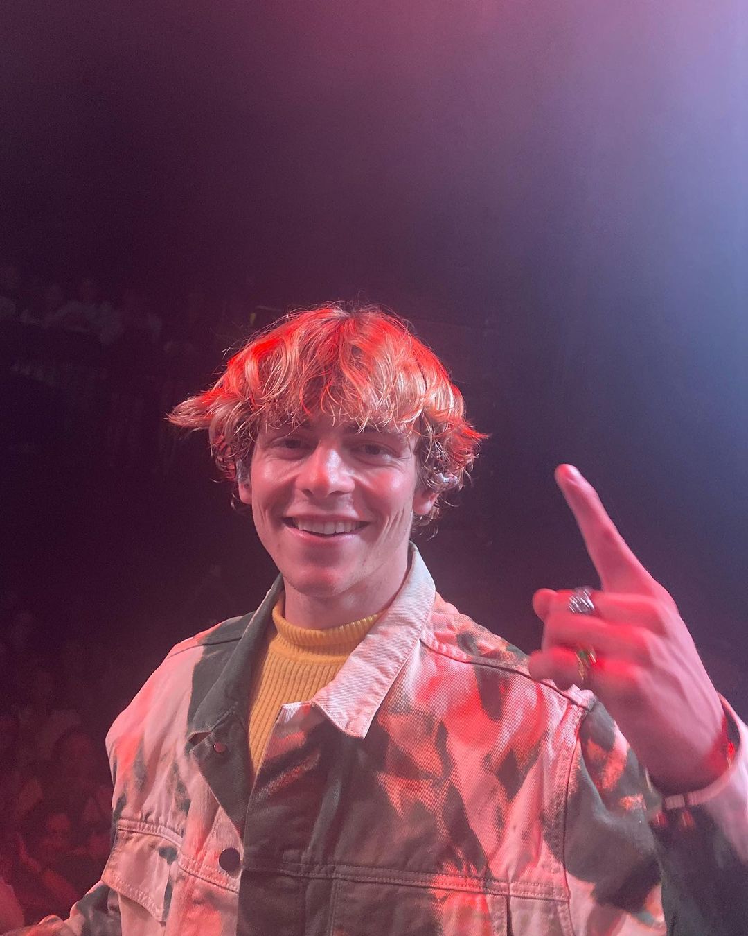 Ross Lynch News on Twitter "[PHOTO] Ross Lynch on stage in Auckland, New Zealand September 28