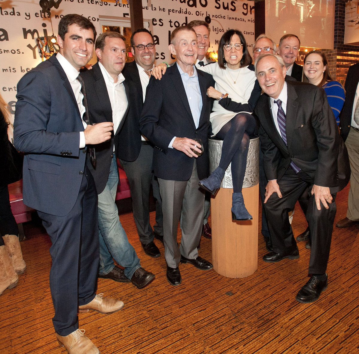 ArdenFarhi's tweet photo. We lost an excellent journalist and even better colleague and friend today. Bill Plante worked at @CBSNews for 52 years, covering Vietnam, the civil rights movement and the White House for 35 years. It was an honor to know, work and drink wine with Bill. He was a good man. RIP. https://t.co/v1TxXOQiY6