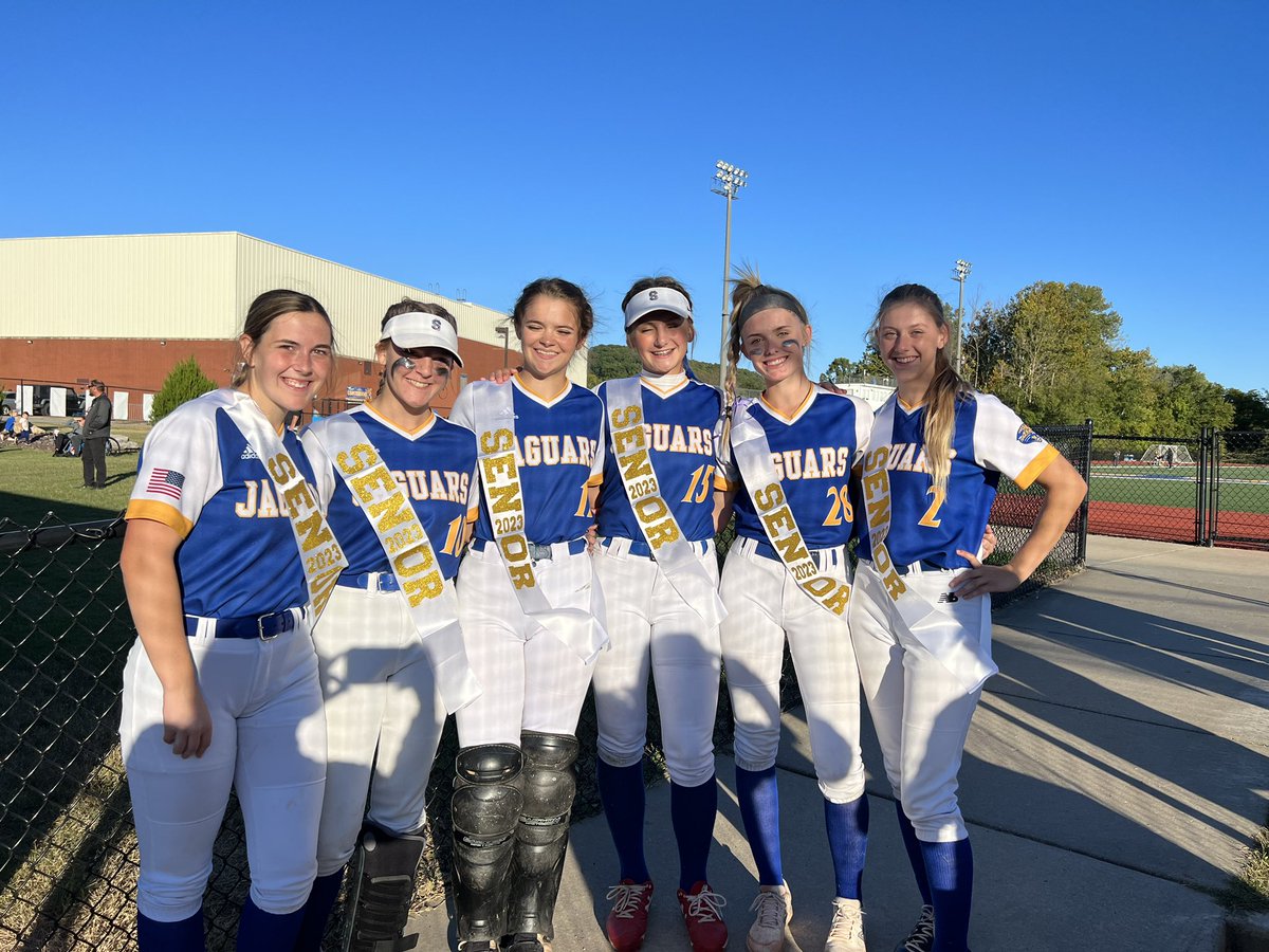 JaguarAthletics's tweet photo. Congrats to our @seckmansoftball seniors! We are proud of you. https://t.co/tVfwUroIE8