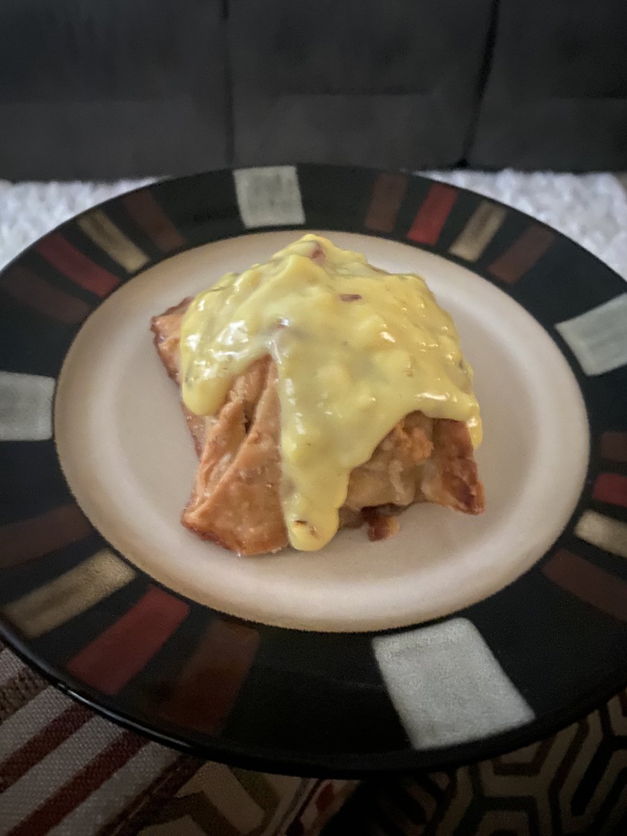 GoBlue_4ever's tweet photo. My mom is better than yours 🤤🍎🍏#Appledumpling #Motheroftheyear https://t.co/FWhWQvUdaq