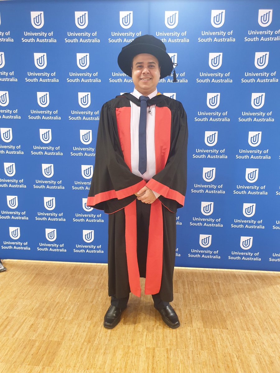 Salah_Science's tweet photo. Finally done!
#Unisagrads
@UniSAFII
@UniversitySA 
@ColinJamesHALL 
@rickfabretto https://t.co/4vM2ru9r64