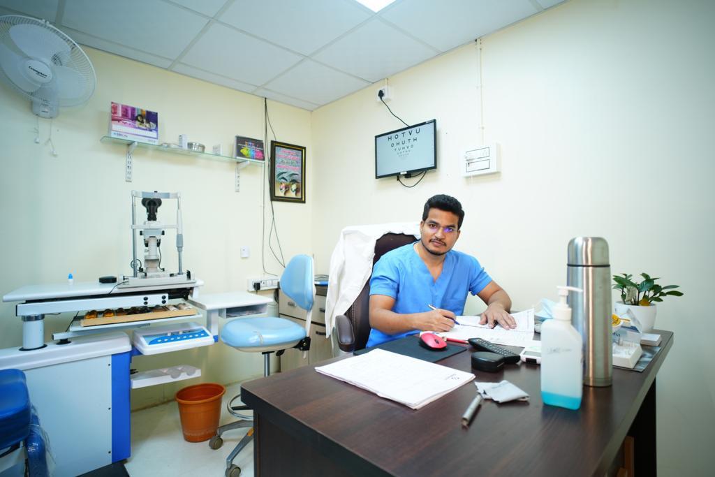 Dhrusti_EyeCare's tweet photo. #DrKSrinivasaRao - #RetinaConsultant of Dhrusti Eye Hospital and Retina Care, #Kakinada - #DhrustiEyeHospitalandRetinaCare #Dhrusti #DhrustiEyeHospital #DrSMahonneth #DrNMadhuri #DrKSrinivasaRao #RetinaCare #Service #Ophthalmologists #FreeEyeCamps #FreeEyeCheckup https://t.co/3755tjGM5A