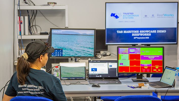 aims_gov_au's tweet photo. Uncrewed boats are designed to do anything from mapping to surf rescue & border patrol. How do they comply with maritime laws made for crewed boats? #ReefWorks hosted a @tasdcrc event to test vessels, & help operators understand & comply with rules.
🔗 https://t.co/NtOuxZyDf3 https://t.co/LBr7UoTKDq