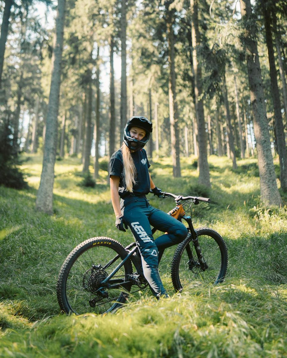 Bicycles may change, but cycling is timeless.🚵🏻‍♂️❤️‍🔥
Credits to @hahankuna for the awesome shot ❤️‍🔥
Check out @Corkicycleco for components ⚙️

#enduro #enduromtb #endurolife #endurobike #endurolifestyle #endurolove #downhill #downhillmtb #mtb #mtblife #mtblove #mtblifestyle