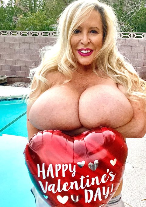 I am going to NYC Nov 6 or 7&hellip; that is a Sun. or Mon. I will be there for only 3 days &amp; will be leaving<a href="/tag/lasvegas"class="tags"><span>#lasvegas</span></a><a href="/tag/europedichan"class="tags"><span>#europedichan</span></a>