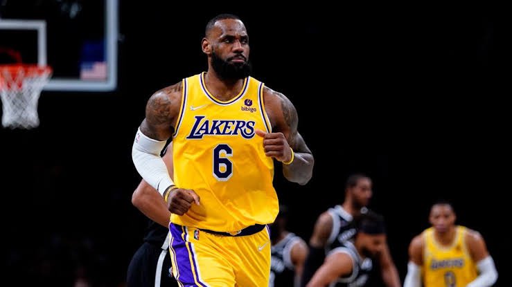 Lebron James is closing in. When will the King (if at all) pass Kareem Abdul-Jabbar for the number 1 spot on the NBA’s all-time scoring list?