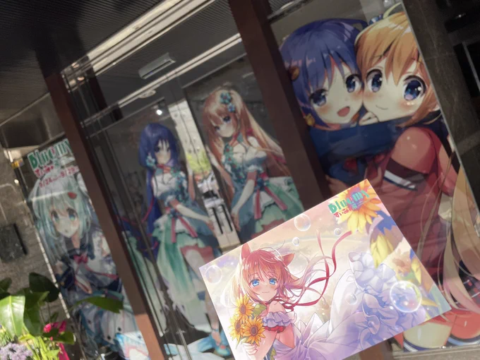 本日のお目当て!すいみゃちゃんの個展にきたよ〜!!めちゃくちゃ可愛くて可愛い空間ですごい…最高… そして本当に絵が魅力的で神すぎる 
