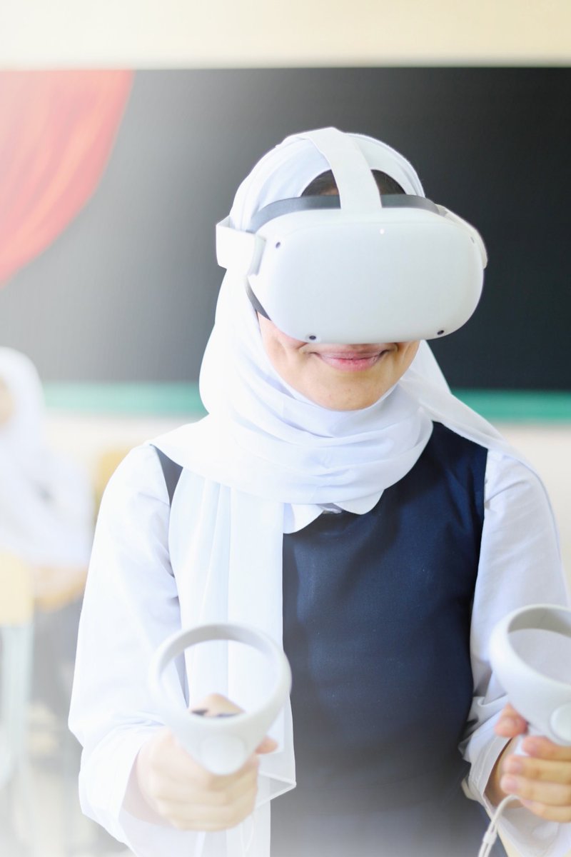 EduGovSsq4137's tweet photo. عندما نبتعدُ عن التّقليد💥
مشاركة فريق plus ultra الطلابي ضمن فعاليات الأسبوع العلمي بحيث تخوض الطال��ة تجربة الركوب في مركبة فضائية عن طريق تقنية الواقع الافتراضي.🔥

@plusultra_om
#الشعثاء_بنت_جابر https://t.co/mtwBqVO6za