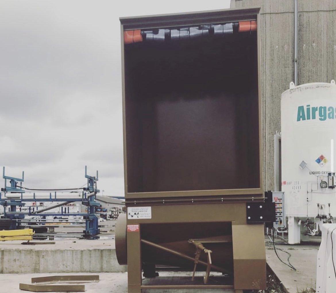 SaniTechSys's tweet image. Custom making Auger Compactors is what we do best!
Another peak at the large over-sized custom hopper with curtains to protect from the the upcoming cold weather.
.
.
.
#customauger #creating #rain #snow #wednesday #graydays #winteriscoming #custommade #madeinamerica
