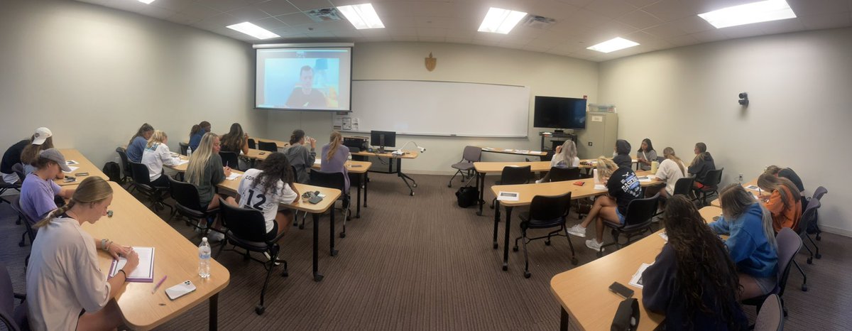 CTXWSOC's tweet photo. Afternoon mindset training with Jake @zwinningmindset https://t.co/qRvxQidf75