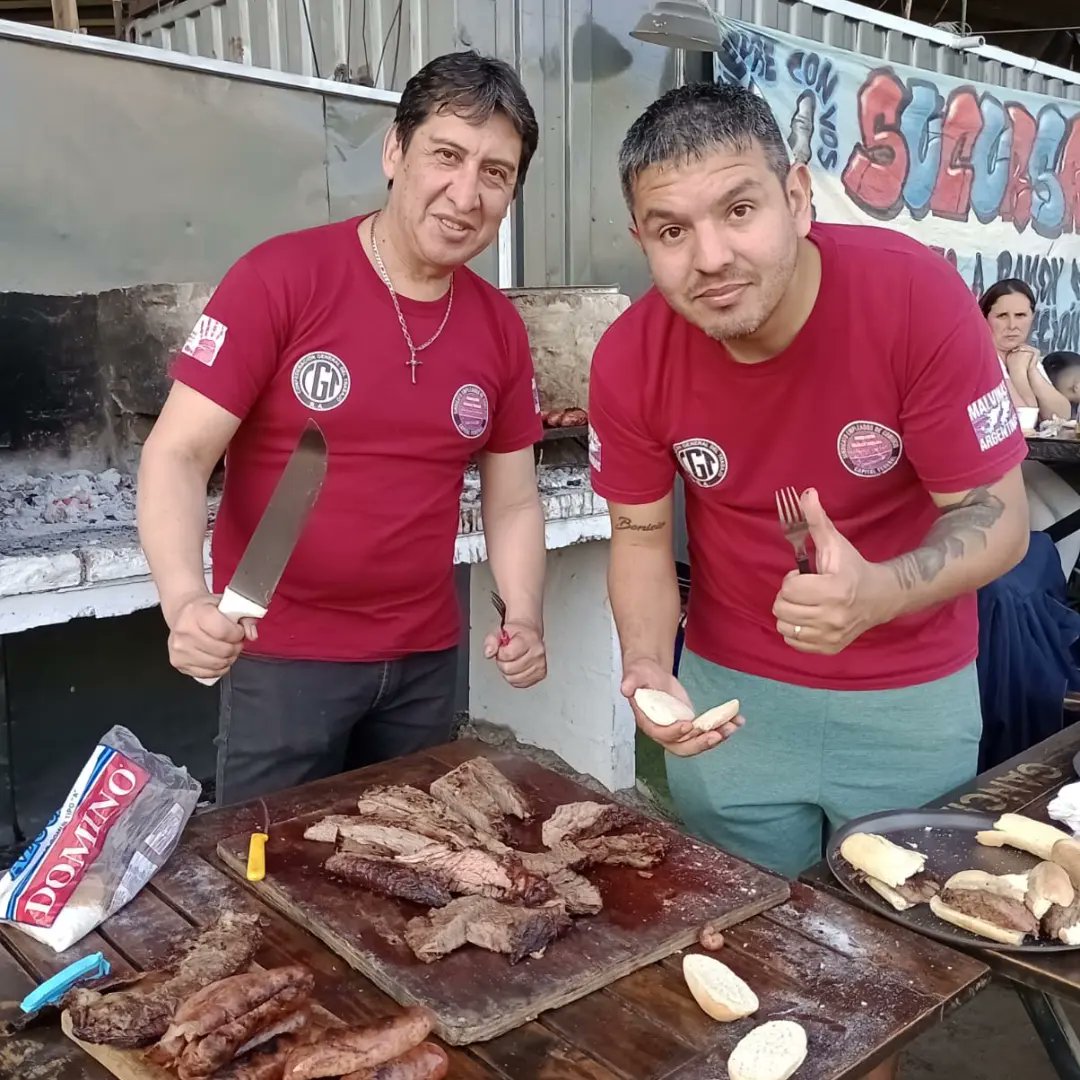 Hermoso día que pasamos con nosotros compañeros de nuestra querida sucursal 83.por nuestro día de empleados de comercio.Gracias totales a <a href="/RamonMuerza/">Ramon Muerza</a> por lograr éste día de descanso ya hace varios años. Incondicional avos Ramón Ayer Hoy y Siempre. <a href="/Montesinocarlo1/">Montesino carlos</a> <a href="/BuffonePablo/">Pablo Buffone</a>