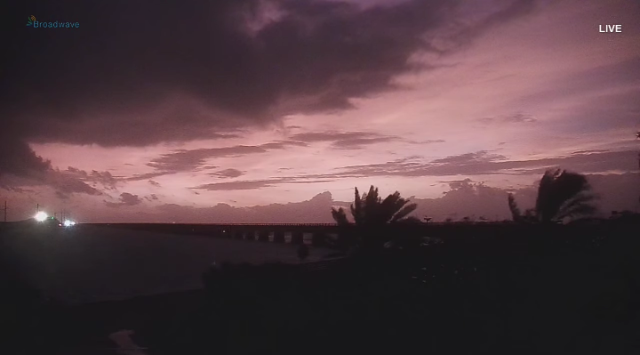 October6G's tweet photo. #LiveCam shots I'd taken this evening/tonight.
[28 September]:
🌆🌊🌴🌊🌆
#Destin Bridge, FL - #KeyWest Harbor, FL - #PigeonKey, FL - #Marathon, FL.
🌊🌃🌊
https://t.co/zr99PIXn79
🌆
#gamers #gaming #gamer #gaymer #gaymers #Queergeeks #LGBTQI #LGBTQ #Florida #Hurricane https://t.co/Ae3ngtt3GE
