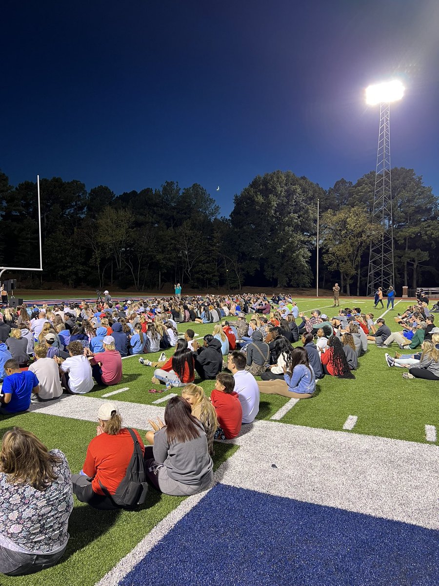 NWCC_FCA's tweet photo. What a community that came together for Fields of Faith here at @NorthwestMSCC!!!

Worship, testimonies, and the Gospel being shared tonight! https://t.co/UPII8wsql2