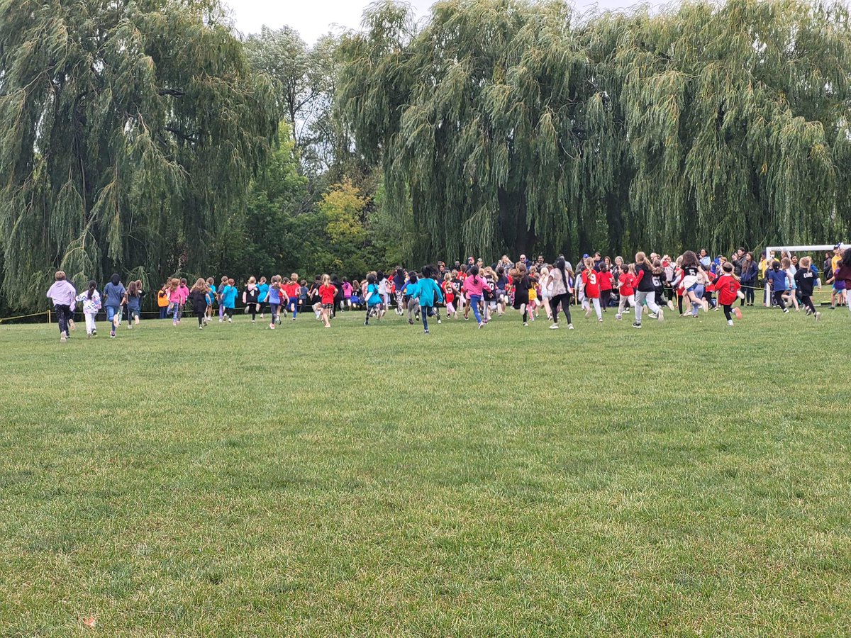 If you build it they will come. #gatorgallop2022. Congratulations to all our runners. Thank you to the amazing staff at Glen Dhu, parent volunteers, retirees and all the other schools for coming!